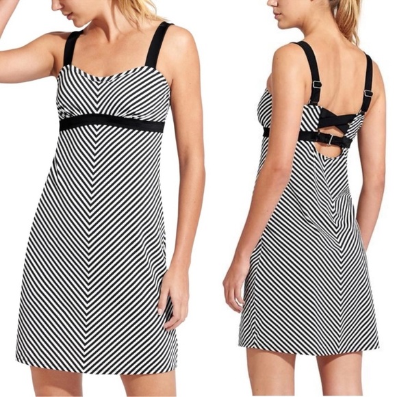 Athleta Women's Striped Pura Swim Dress Underwire Keyhole Back Chevron 34D/DD - Picture 1 of 3